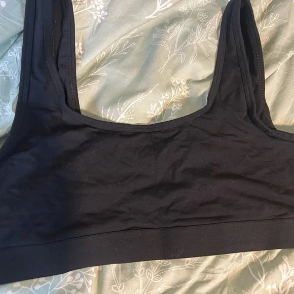 LAST CHANCE! 
Set of 2 Old Navy Bralettes – White Lace & Black Knit – Size 2X - Picture 9 of 9